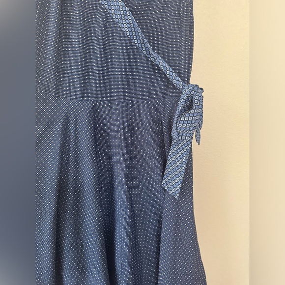 Banana Republic Strappy Melissa Geo Tie dress in size 10 - Picture 6 of 6
